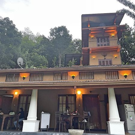 Eagles Lodge - Kandy ดิกานา ภายนอก รูปภาพ